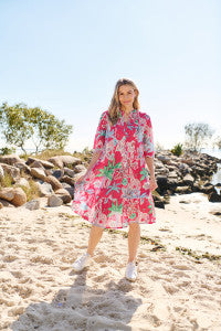 Beth Dress - Giraffes Pink