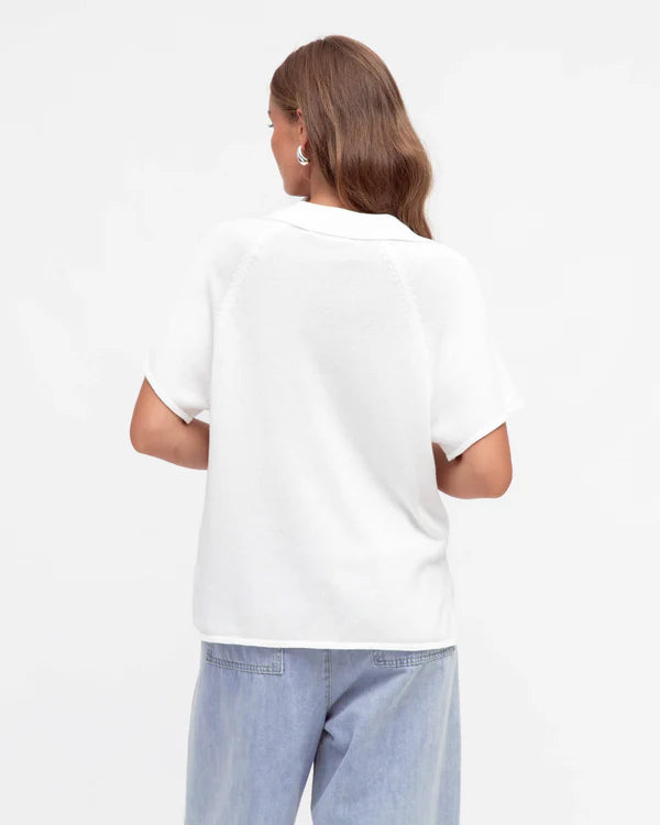 V-NECK COLLARED KNIT TOP White