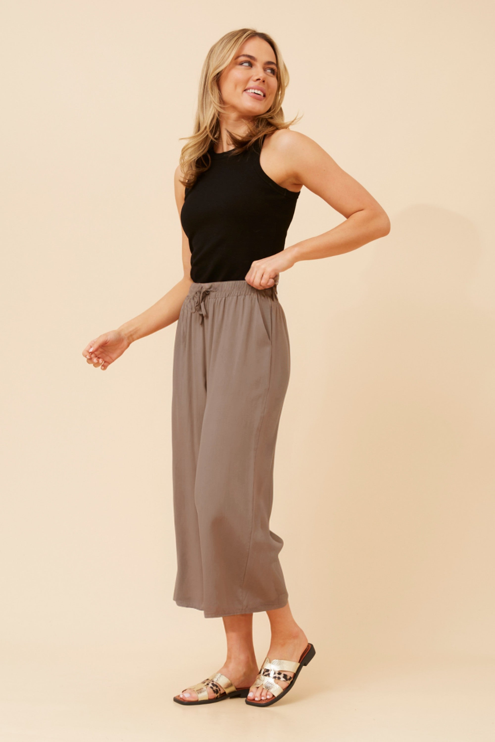 Chloe Wide Leg Cropped Pant - Mocha